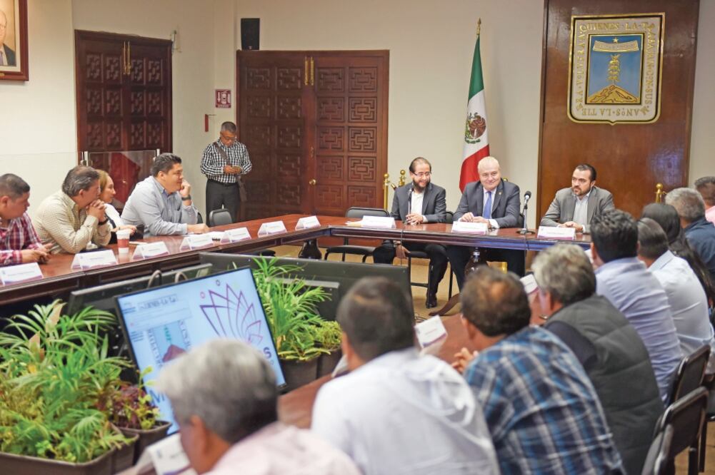En el Palacio de Gobierno de Morelos se reunieron autoridades federales y estatales con presidentes municipales y alcaldesas. Foto: TONY RIVERA, EL UNIVERSAL