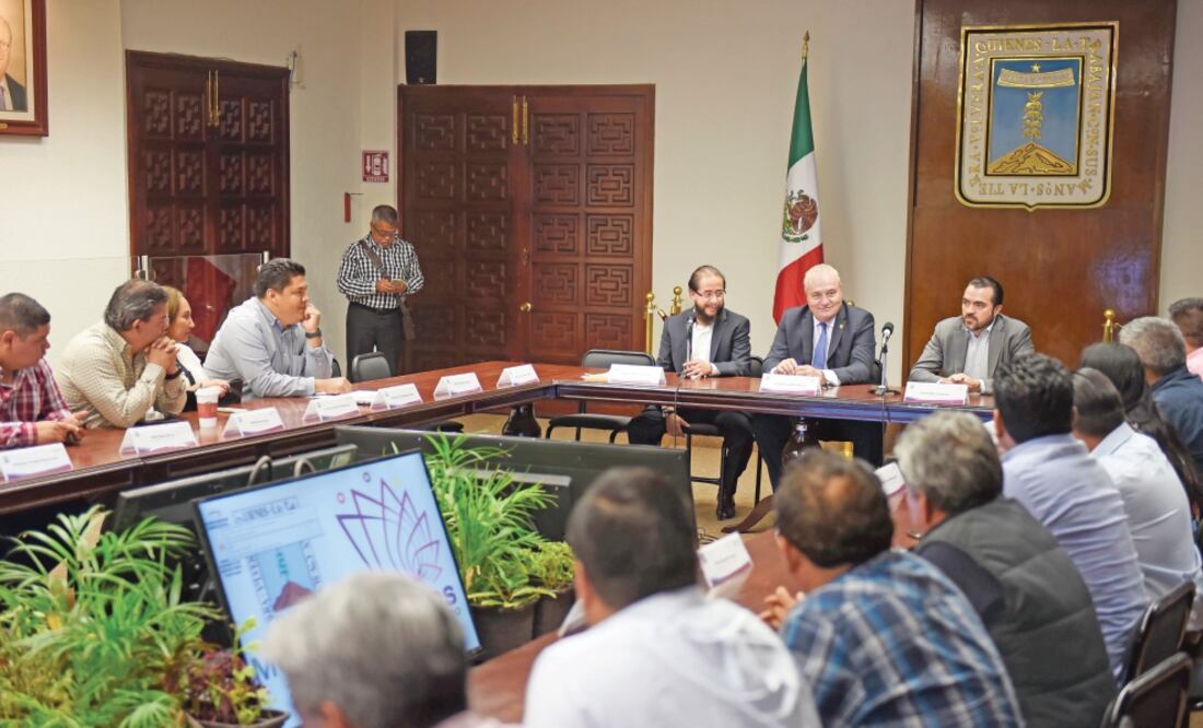 En el Palacio de Gobierno de Morelos se reunieron autoridades federales y estatales con presidentes municipales y alcaldesas. Foto: TONY RIVERA, EL UNIVERSAL
