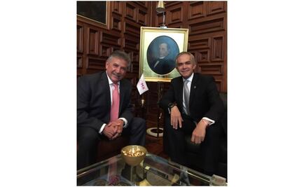 Recibe Mancera a Estefan Garfias