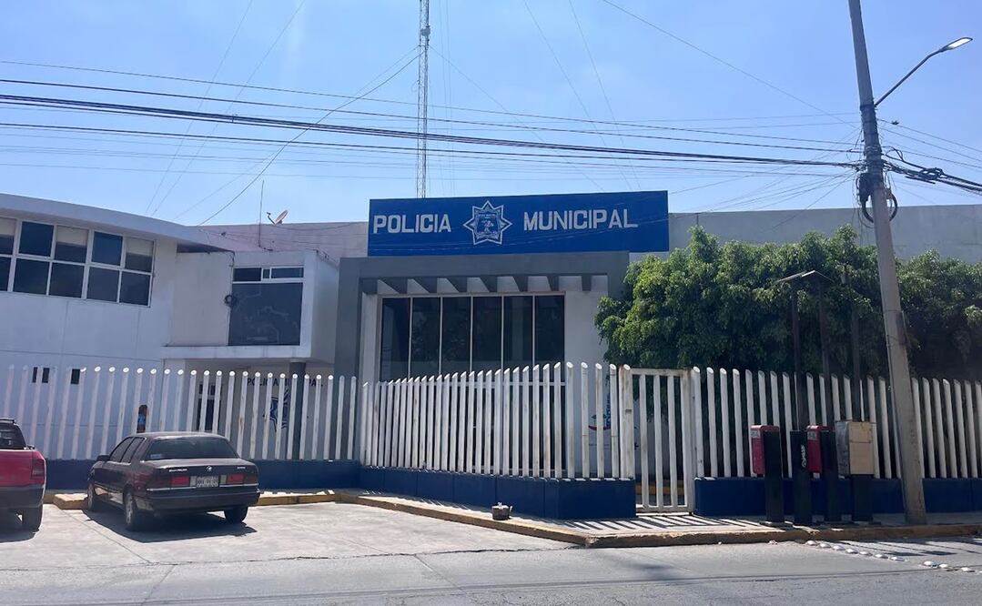 El vehículo fue llevado a la Dirección de Seguridad Pública, donde le pidieron 18 mil pesos por un arrastre no mayor a 2 kilómetros y al negarse, la unidad acabó en un corralón de Cuautitlán Izcalli. Foto: Especial