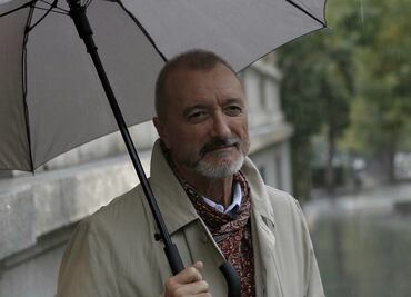 Pérez-Reverte sigue al Cid Campeador en su nueva novela