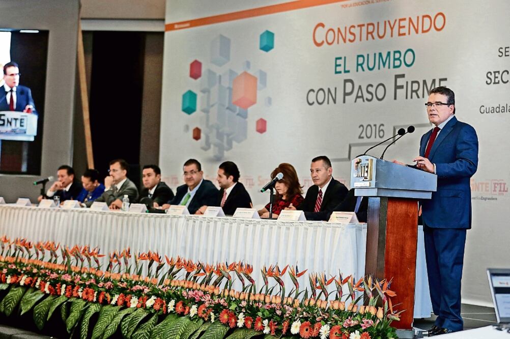 El presidente del SNTE, Juan Díaz de la Torre, señaló que tras la evaluación las autoridades tienen que garantizar la capacitación que marca la ley (ESPECIAL)