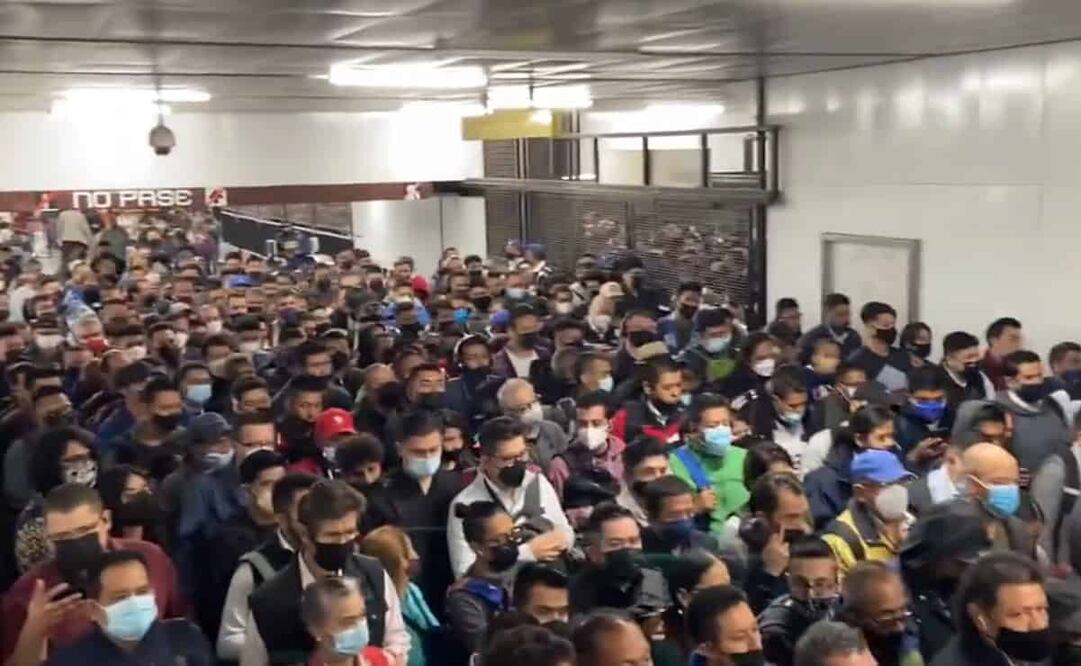 La línea 9 presentó saturació en horas pico. Foto: tomada de video @elhaaronjpg