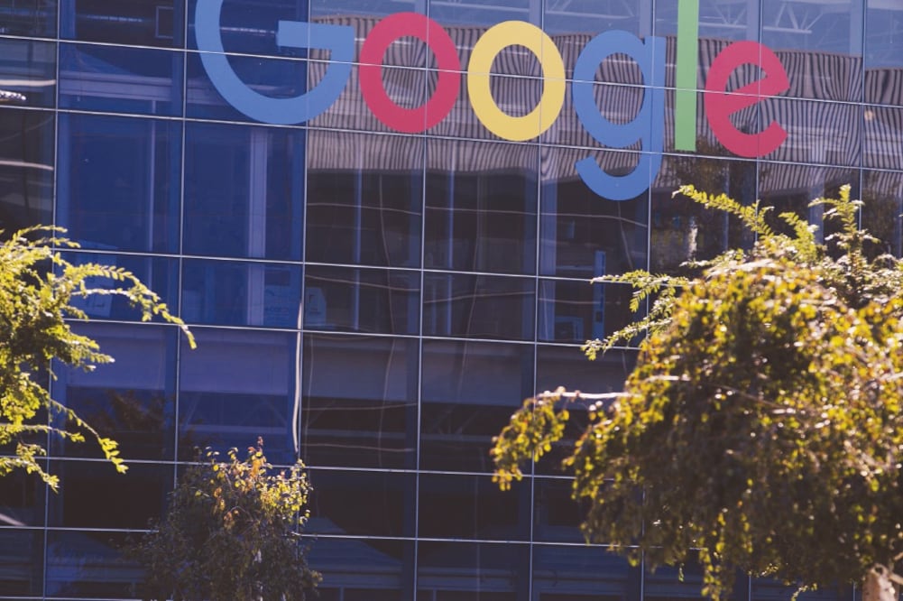 Alphabet, la empresa administradora del motor de búsqueda en internet con mayor cifra de usuarios del mundo, logró una facturación de 80 mil 539 millones de dólares