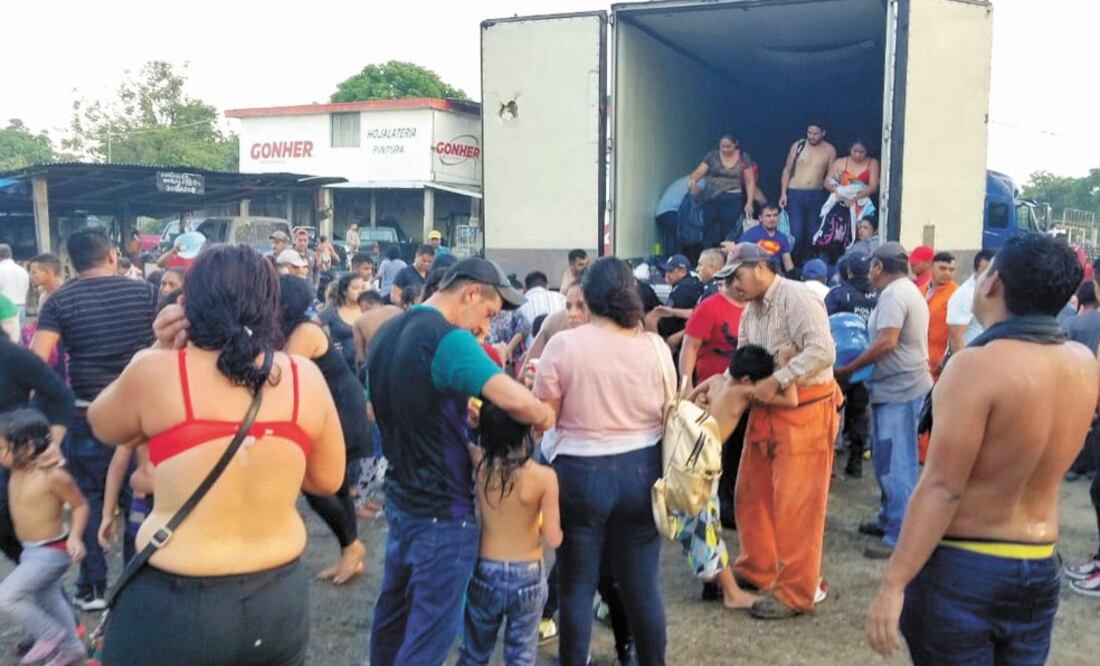 El gobierno federal difundió hace unas semanas el rescate de centenares de personas centroamericanas que eran trasladadas por México a bordo de tráileres. Foto: ARCHIVO ELUNIVERSAL
