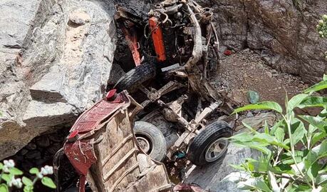 Tragedia en Real de Catorce: cae jeep de turistas a barranco; hay dos personas sin vida