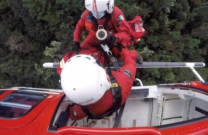 VIDEO: Turista coreana sufre accidente en parapente en Valle de Bravo