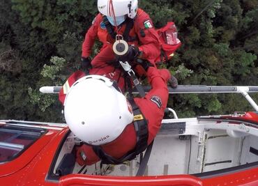 VIDEO: Turista coreana sufre accidente en parapente en Valle de Bravo