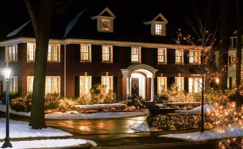 La casa que apareció en la película se
vendió este año por 5.5 mdd; solo se usó el exterior y ha sido parada
turística. Foto: 20TH Century Studios y AP