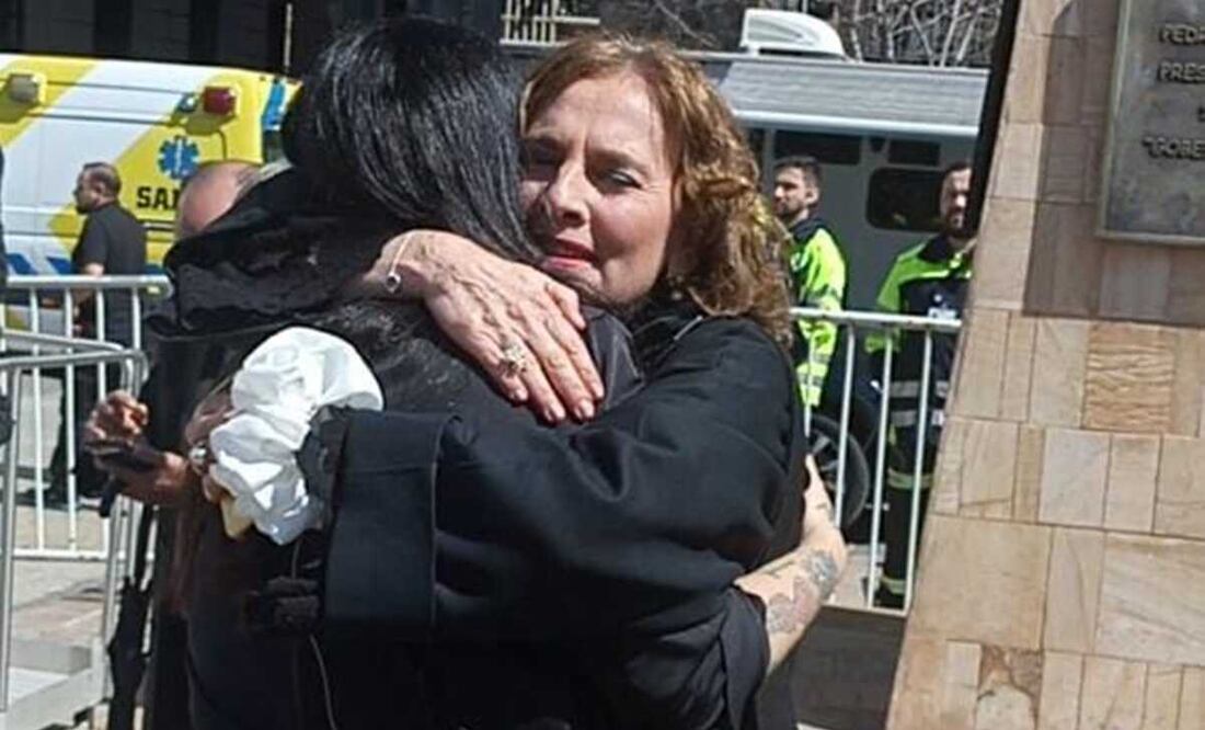 Mon Laferte subió al escenario a cantar “Manifiesto”, de Víctor Jara. Foto: Especial