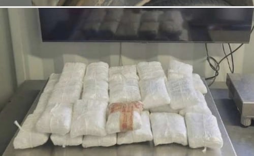 CBP decomisa más de 182 mil pastillas de fentanilo ocultas en un vehículo; cargamento queda asegurado en Nogales, Arizona