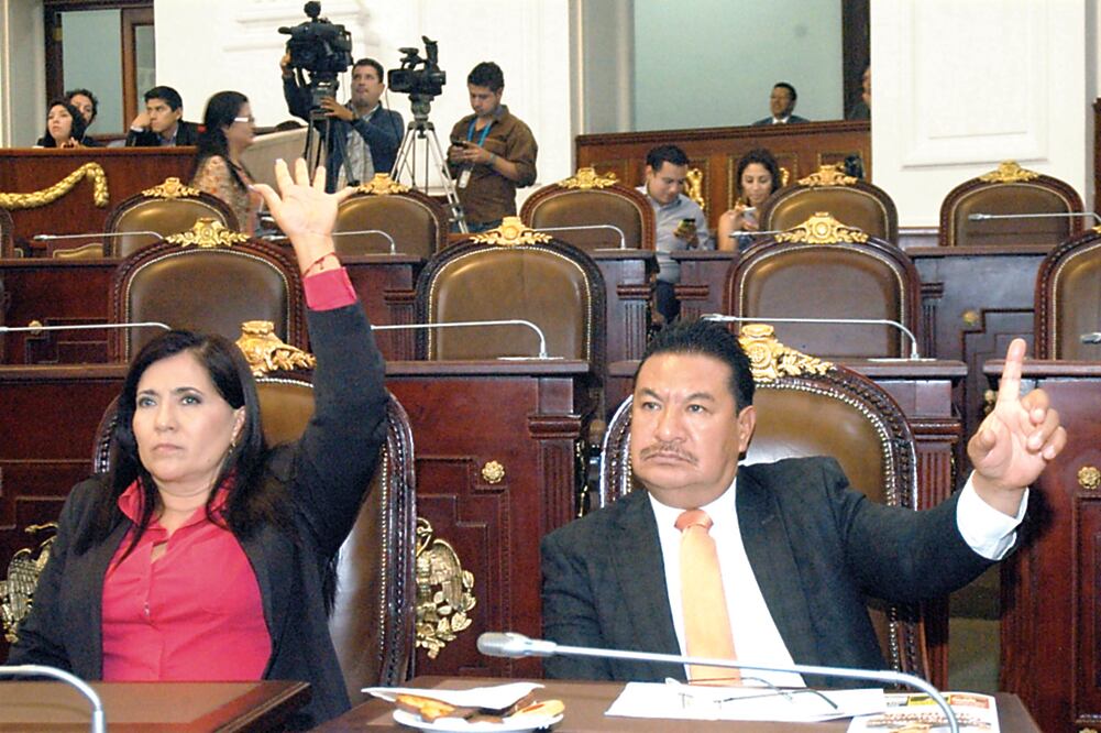 Además de los nuevos usos de suelo avalados en seis predios, en la Asamblea Legislativa del Distrito Federal quedaron 14 proyectos a la espera de que el GDF analice si existe o no viabilidad en el otorgamiento de la modificación. Foto:ARCHIVO.EL UNIVERSAL