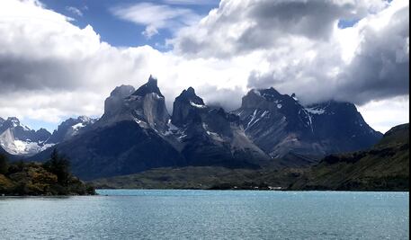 SRE lamenta muerte de senderistas mexicanos en el parque Torres del Paine, Chile; mantiene contacto con familiares 