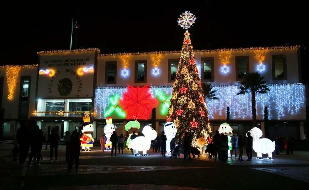 Más de 20 mil asistentes han disfrutado la pista de hielo en Ecatepec (15/12/2025). Foto: Especial