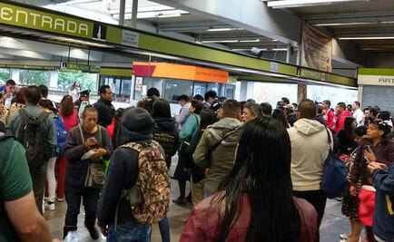 Falla mecánica provoca caos y  paraliza línea 3 del Metro 