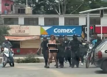 Detienen a un hombre y una mujer en San Pablo Etla, Oaxaca, por presunto robo; a ella la desnudan y exhiben por las calles