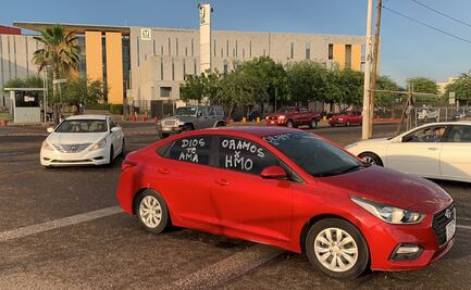 Creyentes claman a Dios terminar con pandemia afuera de hospital Covid en Sonora