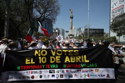 Organizaciones civiles marchan en la CDMX contra la consulta de revocación de mandato