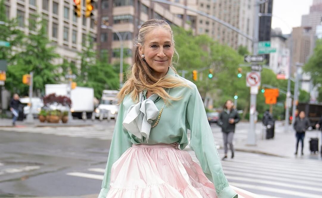 Carrie Bradshaw convierte cada prenda de sus looks en una insignia. Foto: Instagram @justlikethatmax