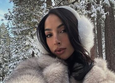 María Chacón deslumbra con maxivestido de estampado de cebra