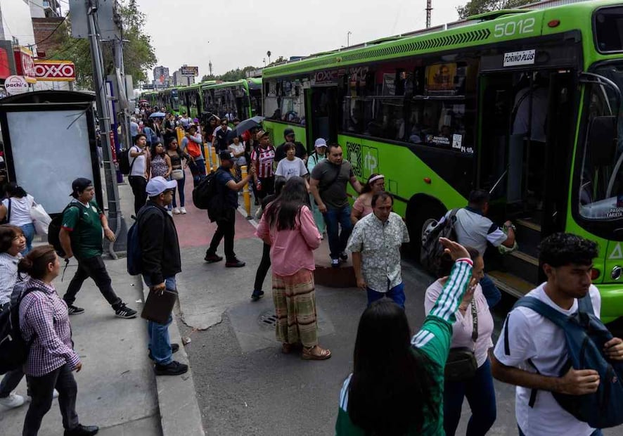 El servicio en dicha línea únicamente opera en los tramos Tasqueña-Xola y Cuatro Caminos-Pino Suárez. Foto: Hugo Salvador / EL UNIVERSAL