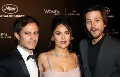 Salma, Diego y Gael honran a la mujer en Cannes