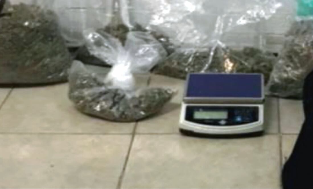 Droga. Al momento de la detención, los imputados traían consigo 81 envoltorios y cinco bolsas de distintos tamaños de marihuana