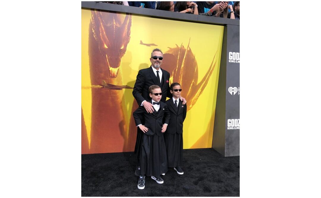 Miguel Bosé y sus hijos Tadeo y Diego. Foto: Ocesa