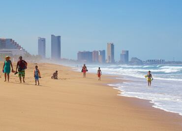 Reportan rescate de seis personas del barco turístico Platino en Mazatlán
