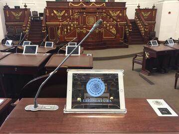 Instalan tablets en curules del Congreso de CDMX