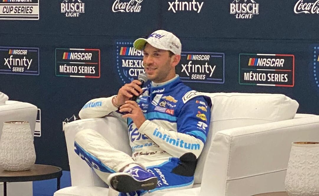 Daniel Suárez en conferencia de prensa, durante la visita de la NASCAR Cup Series - Foto: Nicolás Schiller/EL UNIVERSAL