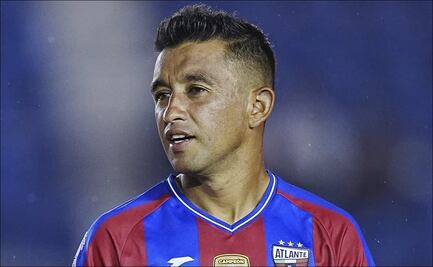 De la gloria del título, hasta la prisión: El Hobbit Bermúdez, una carrera llena de polémica