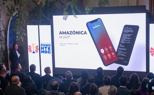 Alessandra Rojo de la Vega presentó Amazónica IA, una nueva inteligencia artificial que pretende ayudar a los ciudadanos con cualquier situación relacionada al gobierno. Será gratuita y estará disponible a partir de abril. A la presentación acudieron los alcaldes Luis Mendoza (BJ) y Mauricio Tabe (Miguel Hidalgo), además de varios funcionarios y empresarios. (23/03/2026) Foto: Santiago Cadena El Universal
