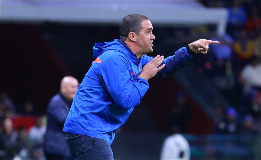 André Jardine en el Estadio Azteca - Foto: Imago7