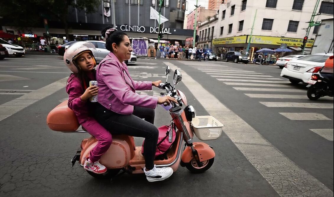 Los conductores de bicimotos o cualquier otro vehículo eléctrico que supere los 25 kilómetros por hora tendrían que tramitar su licencia de conducir. Foto: archivo/EL UNIVERSAL