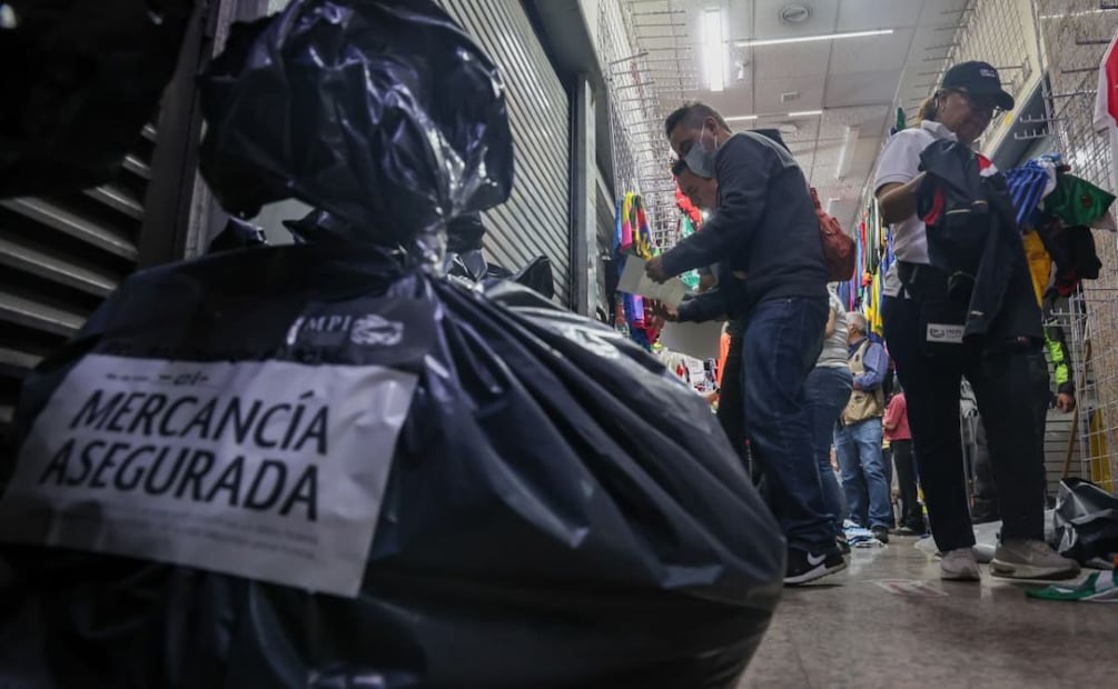 Las autoridades no han informado si hubo personas detenidas, pero si merncancia decomisada.| Foto: Luis Camacho | El Universal