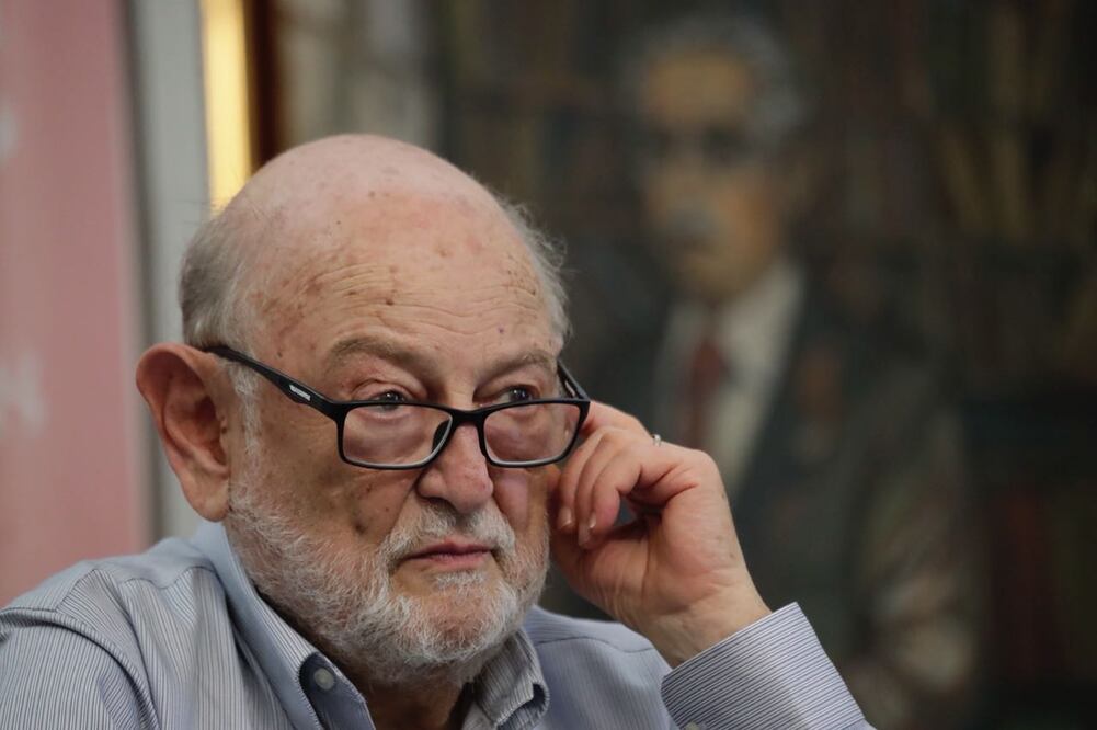 José Sarukhán presentó este domingo su libro “Desde el sexto piso” en la 39 Feria Internacional del Libro de Palacio de Minería. FOTO: Iván Stephens