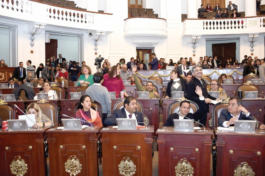 El dictamen de los nuevos comisionados del Info se encontraba enlistado en el numeral 22 de la orden del día, en el Congreso de la Ciudad, pero fue retirado debido a la falta de acuerdos al interior del grupo de Moren (ESPECIAL)