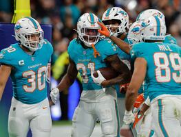 Miami Dolphins vencen a los Washington Commanders en histórico juego en Madrid