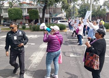 Familiares de adolescentes desaparecidos bloquean avenida Doctor Río de la Loza; exigen pronta búsqueda a la FGJCDMX