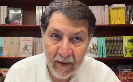 Regresa Noroña de vacaciones en Europa; acusa a medios de comunicación de alentar agresiones en su contra