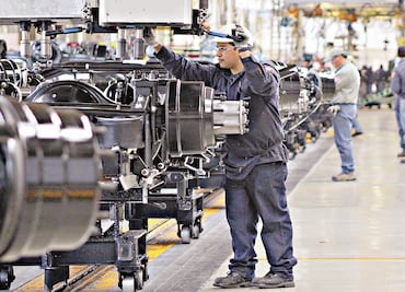 Industria automotriz cierra 2016 con crecimiento récord