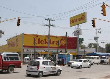 Elektra pierde 45 mil mdp; cae más del 25% en la Bolsa