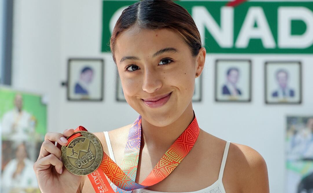 Ximena Serrano con su medalla de oro - FOTO: Twitter @CONADE