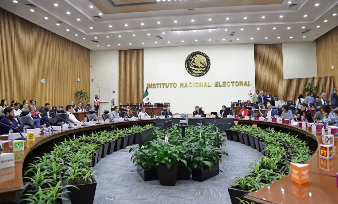 El Instituto Nacional Electoral realiza proyecciones de lo que podrían ser las próximas configuraciones de la Cámara de Diputados y el Senado. Foto: Archivo EL UNIVERSAL
