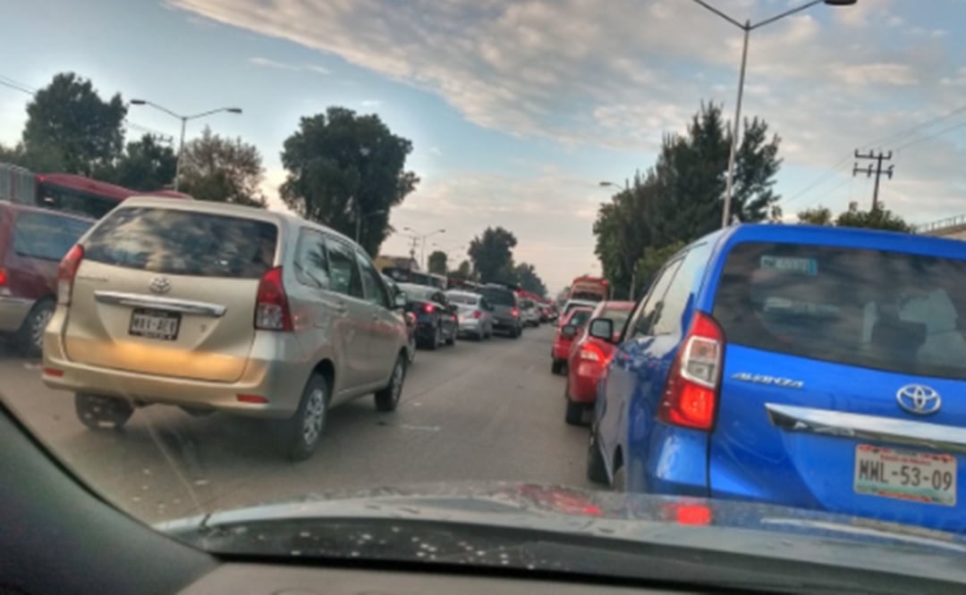 Caos vial en Vallejo y Montevideo. Foto tomada de @ANALETICIAST1