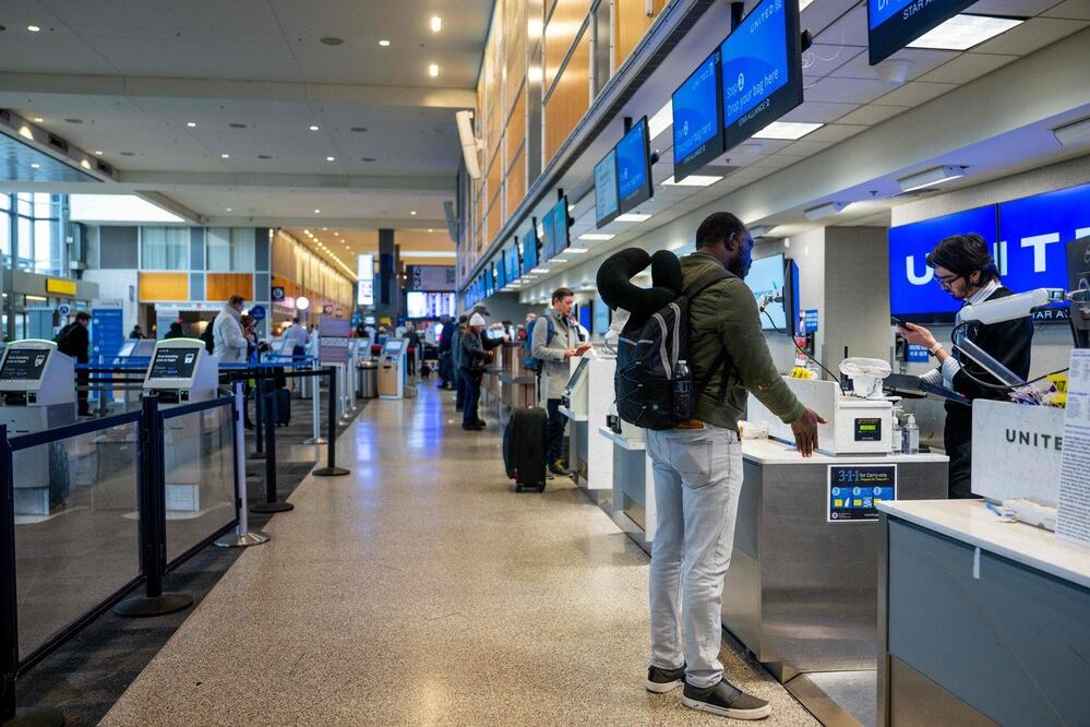 Un cliente en el Aeropuerto Internacional Austin-Bergstrom el 31 de enero pasado, en Austin, Texas. Foto: AFP