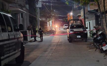 Hallan dos cadáveres dentro de auto abandonado en Cuernavaca, Morelos; los acusan de robar autos