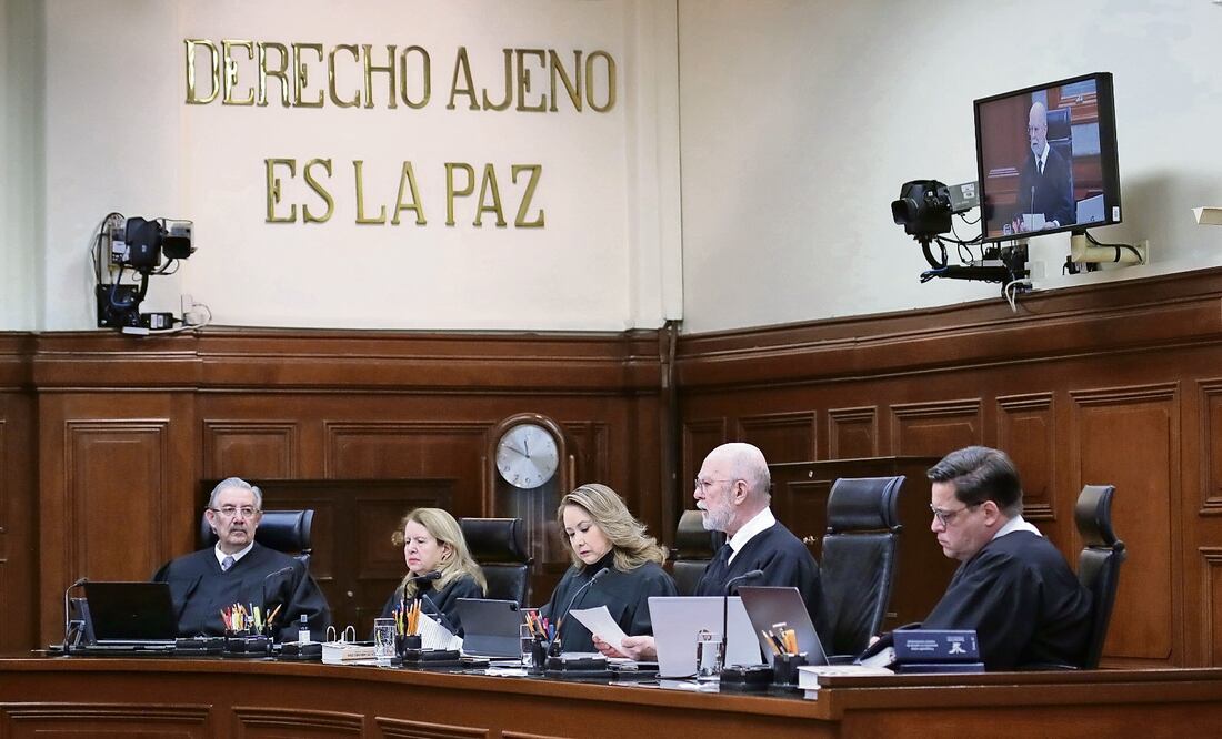 A favor de revisar la constitucionalidad de la reforma votaron ocho ministros, en tanto que tres ministras votaron en contra. Foto especial