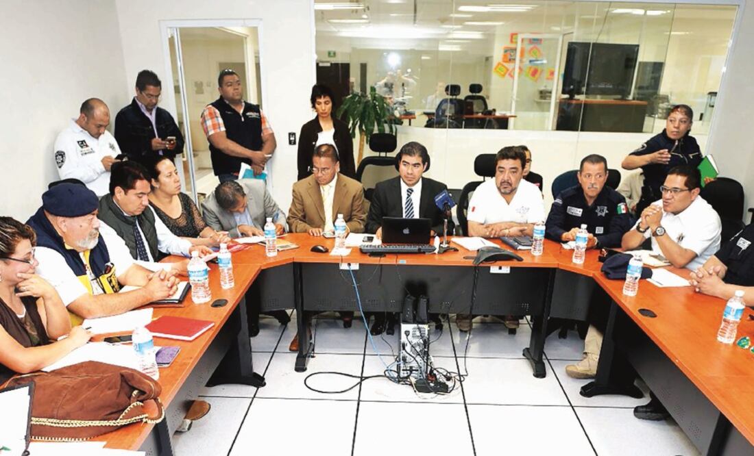Autoridades del municipio se reunieron con trabajadores de la institución educativa para acordar acciones en contra de la inseguridad en la zona (GOBIERNO DE NAUCALPAN)